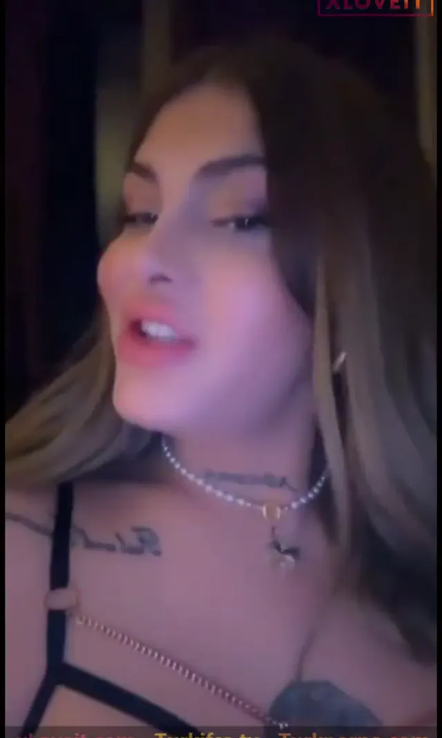 Afra Sarah ifşa 7 farklı nude videosunu seyret — Türk ifşa · sahne 2