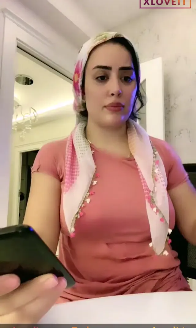 Arzu Gizem ifşa Türbanlı kaşar — Türk ifşa · sahne 1