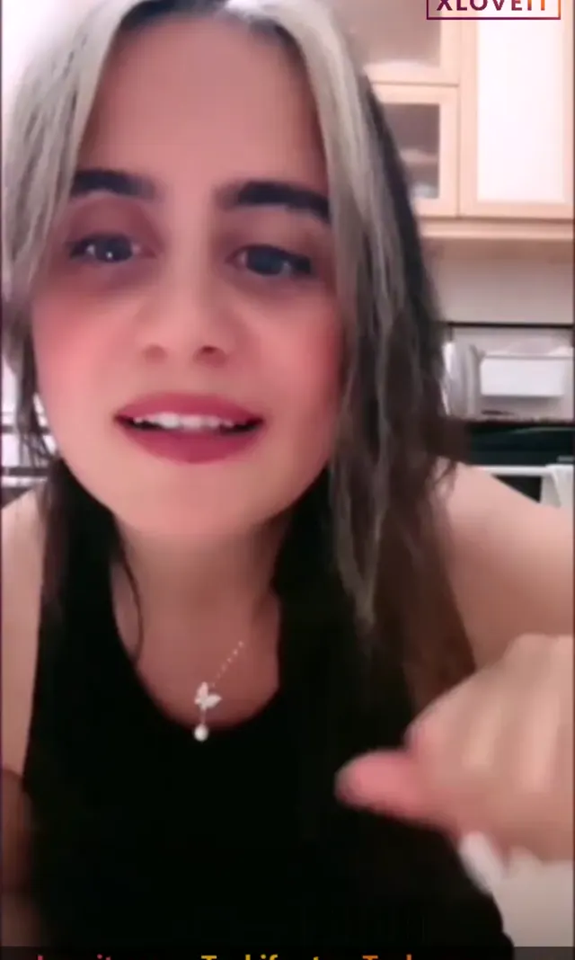 Ayşe Elbi — Ayşe Elbi ifşa Açma germe yapıyor sanırım · sahne 3