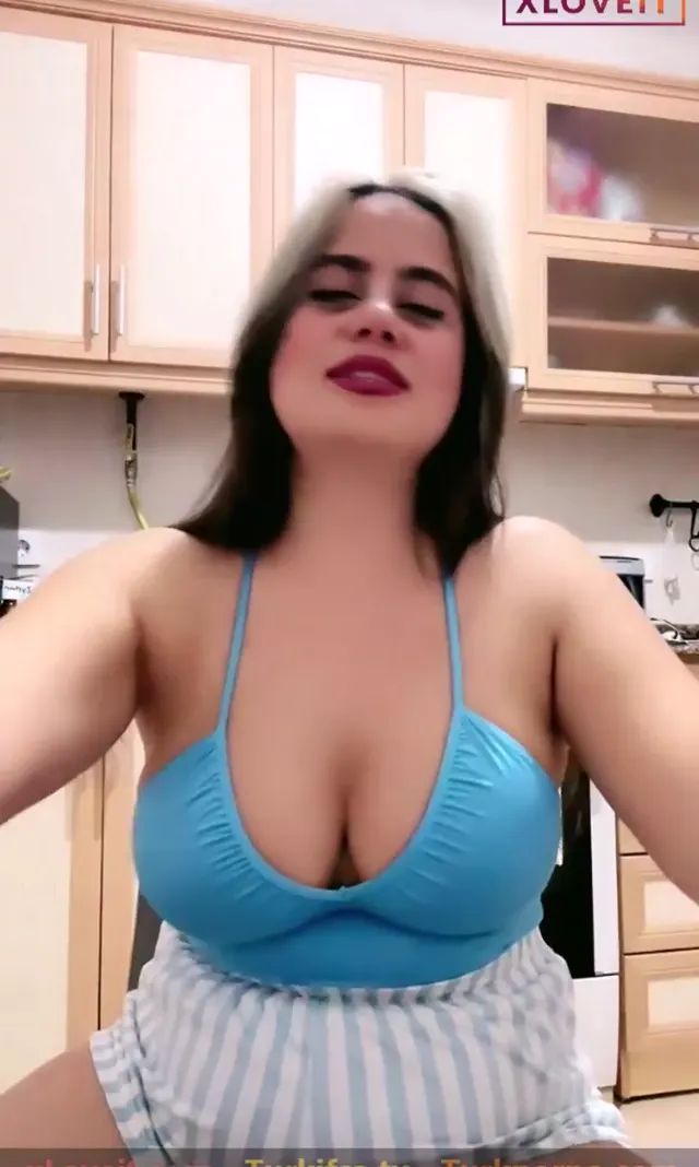 Ayşe Elbi — Ayşe Elbi ifşa Türk büyük memeli milfden yayın seyret · sahne 3