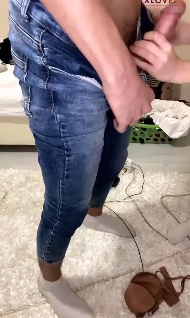 Beste Berk — Beste Berk porno ufak bir ayakta sikiş videosu · sahne 1