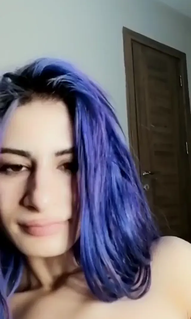 Beste Burul — Beste Burul ifşa Makyaj fırçasıyla mastürbasyon yaptı · sahne 2