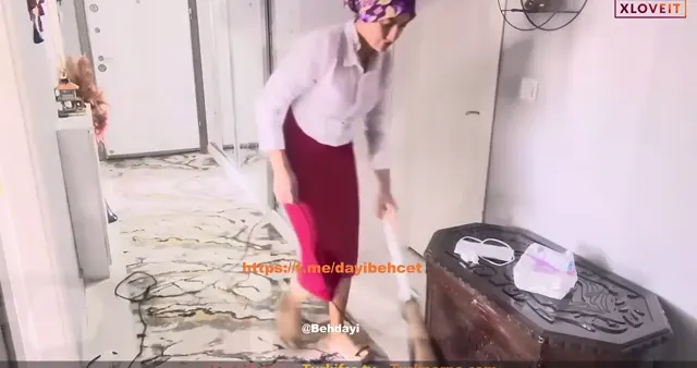 Esma ile Her Telden — Esma İle Her Telden ifşa nude Youtube katıl Part 2 seyret · sahne 3