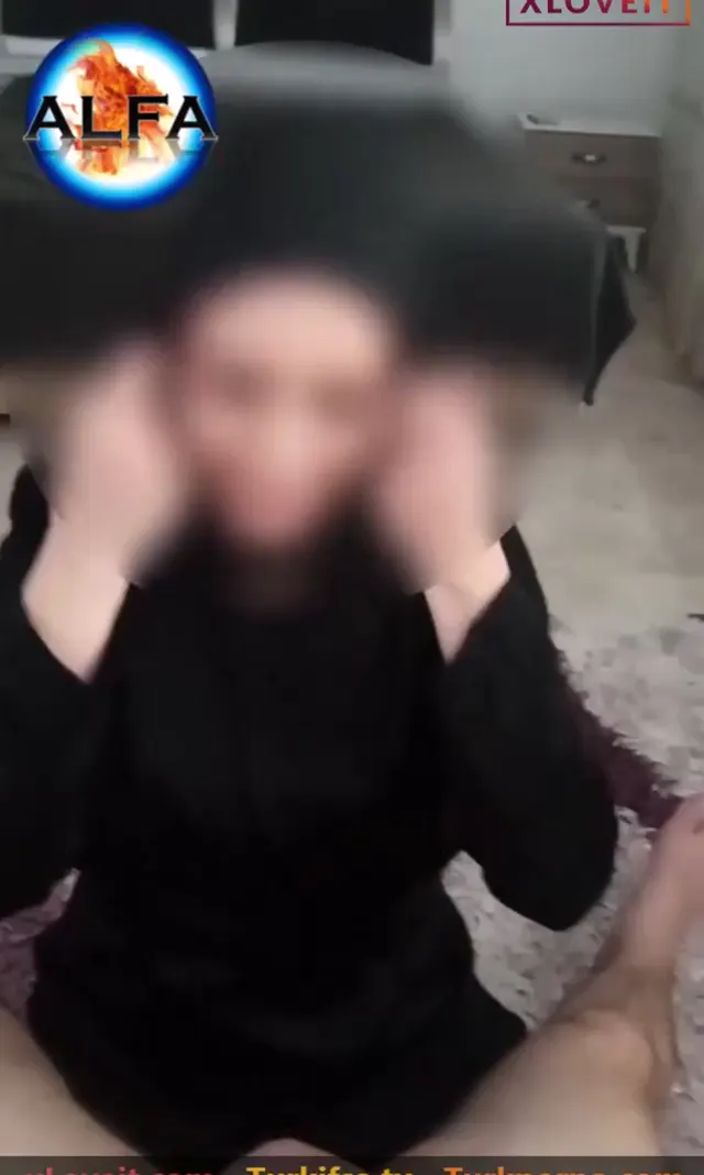 Kapalı Porno Alfa Erkek türbanlıya sakso çektirdi — Alfa Erkek — Amatör Porno · sahne 1