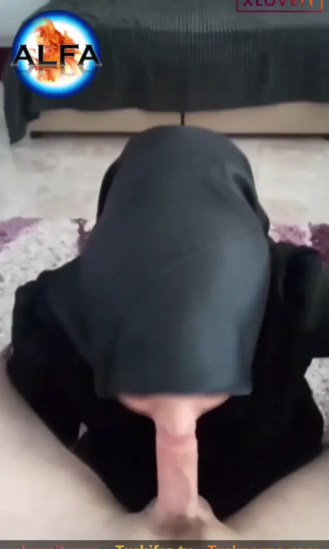 Kapalı Porno Alfa Erkek türbanlıya sakso çektirdi — Alfa Erkek — Amatör Porno · sahne 2