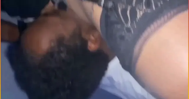 Karısına Sürpriz yapıp zenciye siktirdi — Amatör Porno · sahne 1