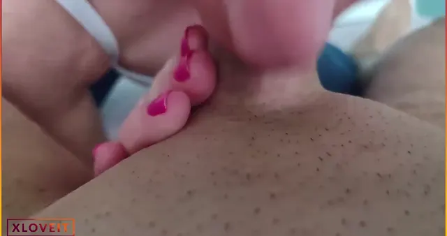 Karşı ödemeli kargoyu sakso çekerek ödüyor — Amatör Porno · sahne 1