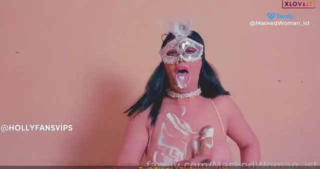 Masked Woman — Masked Woman ifşa Türk Fansly hatunu kremalı video çekti · sahne 2