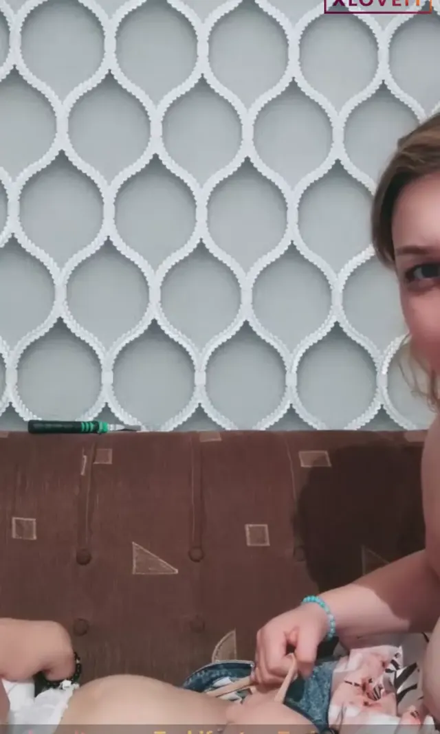 Olgun Lezbiyen Sarı Kız sevgilisiyle nude yayında — Canlı Yayınlar · sahne 3