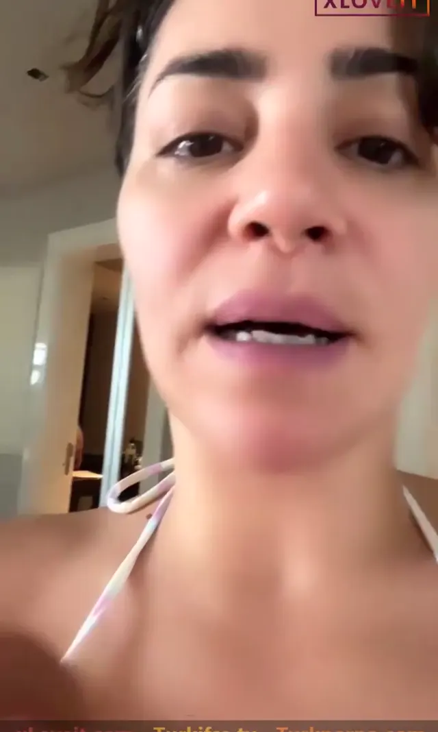 Serpil Cansız ifşa Esmer tenine ne giyse yakışmakta — Serpil Cansız — Türk ifşa · sahne 3
