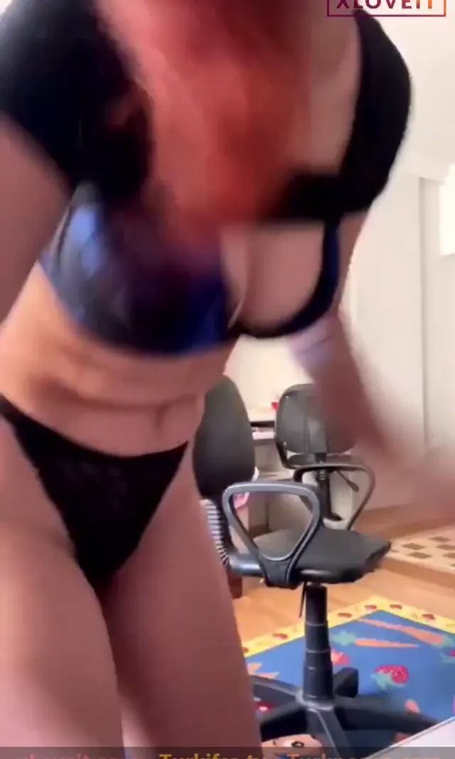 Sinemsi ifşa Seksi çıtır kız Tango canlı yayın yaptı — Canlı Yayınlar · sahne 1