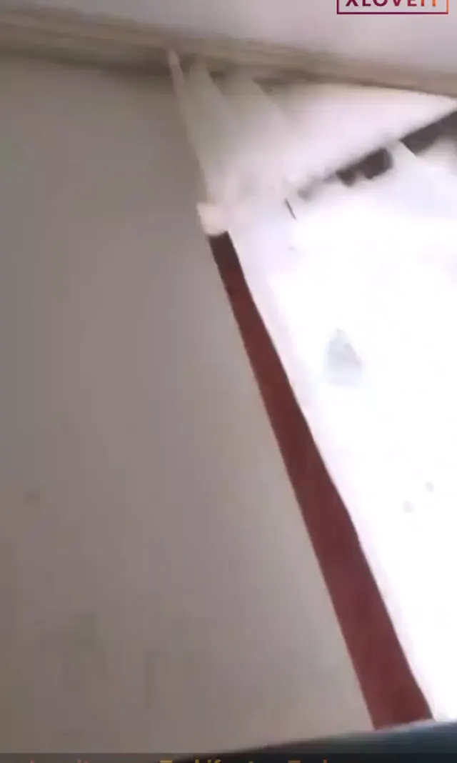 Tango Beren memelerini açıp amcık parmakladı — Canlı Yayınlar · sahne 1