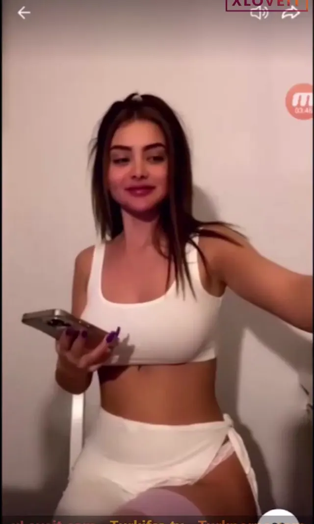 Tango Celine — Tango Celine ifşa Piyasaya ilk girdiği yayınlardan biri · sahne 1