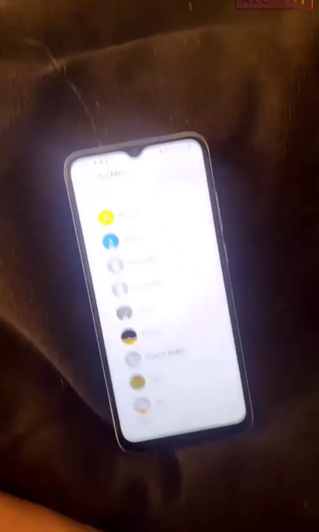 Tango Ebru ifşa At gibi kaşarın yayın videosu — Tango Ebru — Canlı Yayınlar · sahne 3