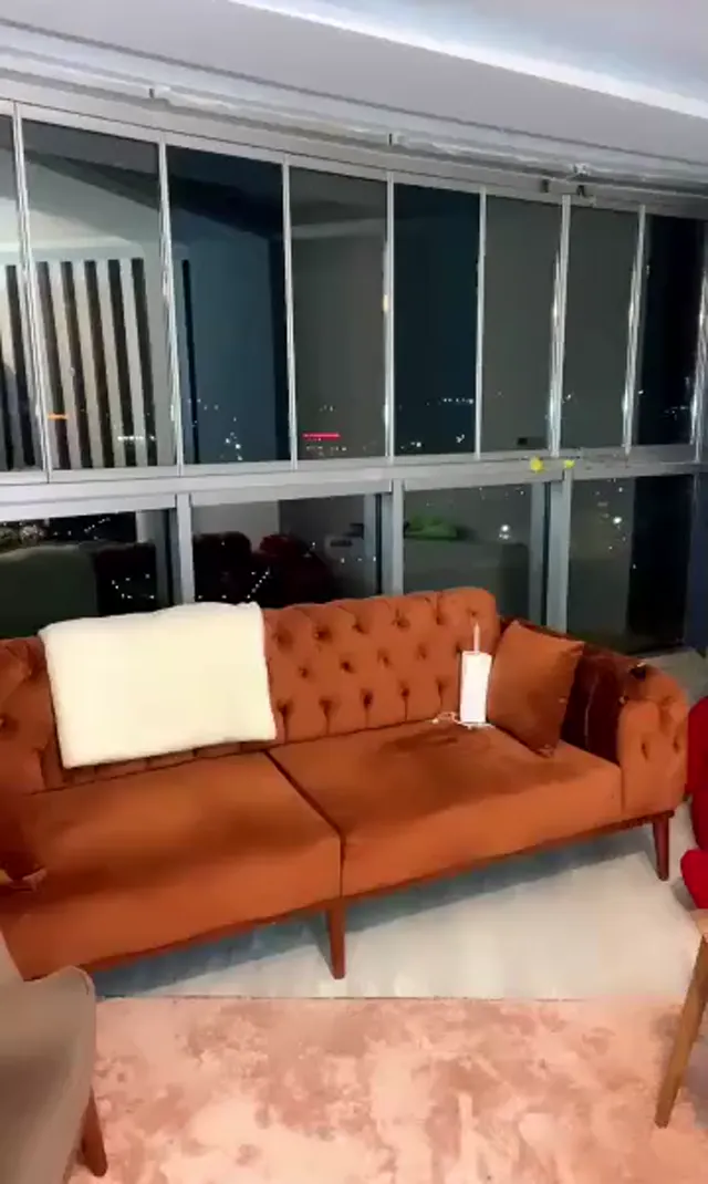 Tango Seziş — Tango Seziş ifşa iç çamaşırlı dans etti · sahne 2