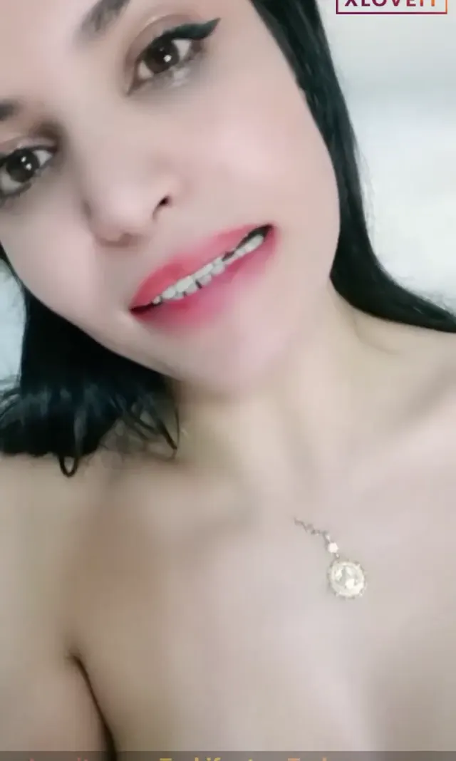 Tango Şirin — Tango Şirin ifşa Sırılsıklam amcığa dildo soktu · sahne 1