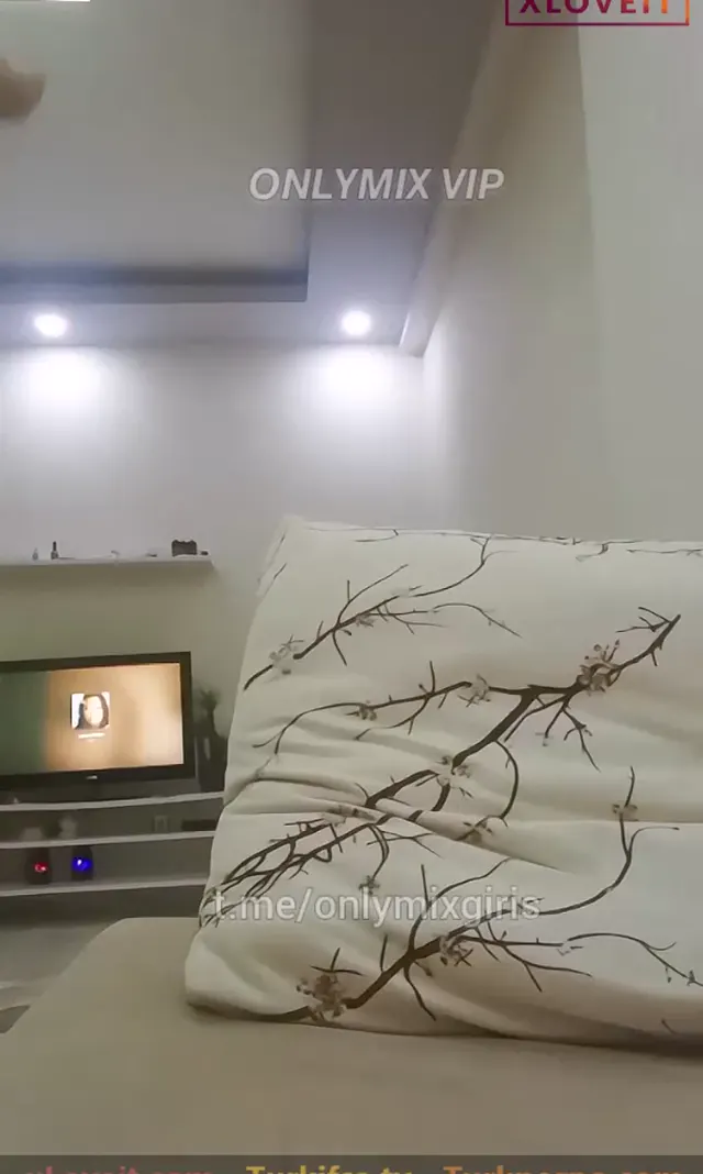 Tango Şirine ifşa Amından çıkardığı dildosunu yaladı — Canlı Yayınlar · sahne 2