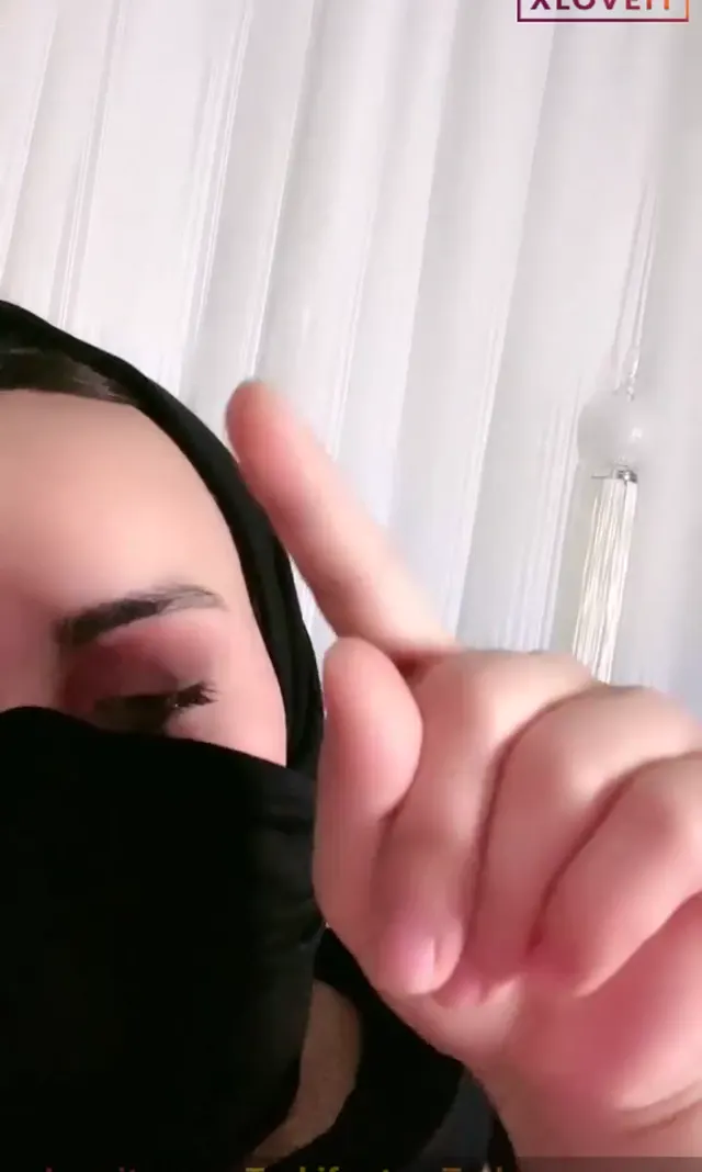 Türbanlı Leyla — Türbanlı Leyla ifşa Sexy iç çamaşırlı yayında · sahne 3
