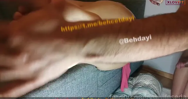 Hotwife Seda — Türk Porno Film Hotwife Seda vücudunu yağlayıp sex yaptı · sahne 1