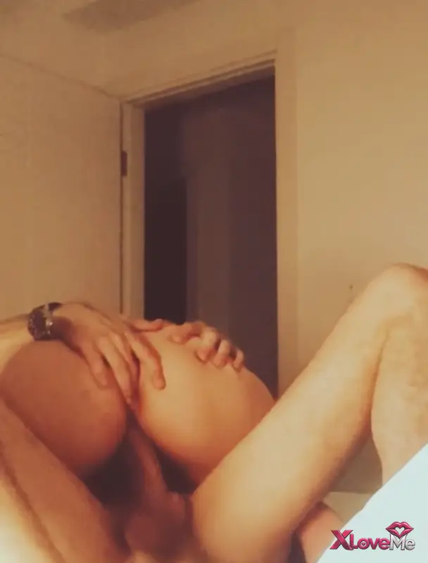 Bedava Porno Milf hatunu kucakta doyurdu