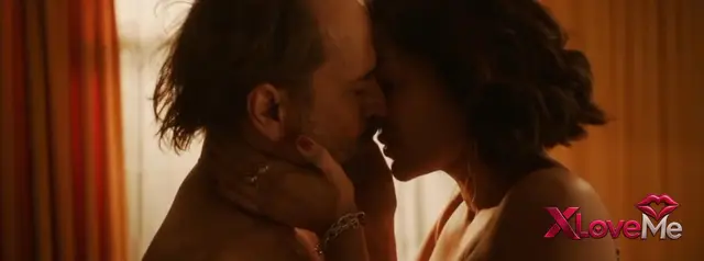 Sevişme Porno — Bergüzar Korel ifşa Filmden sevişme sahnesi