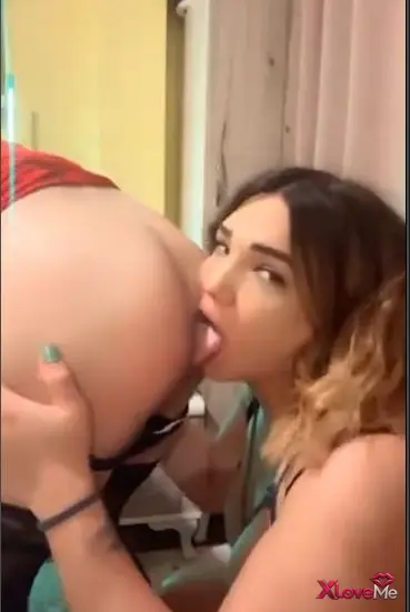 Amatör Porno — Buket Buca ifşa Trans porno izle