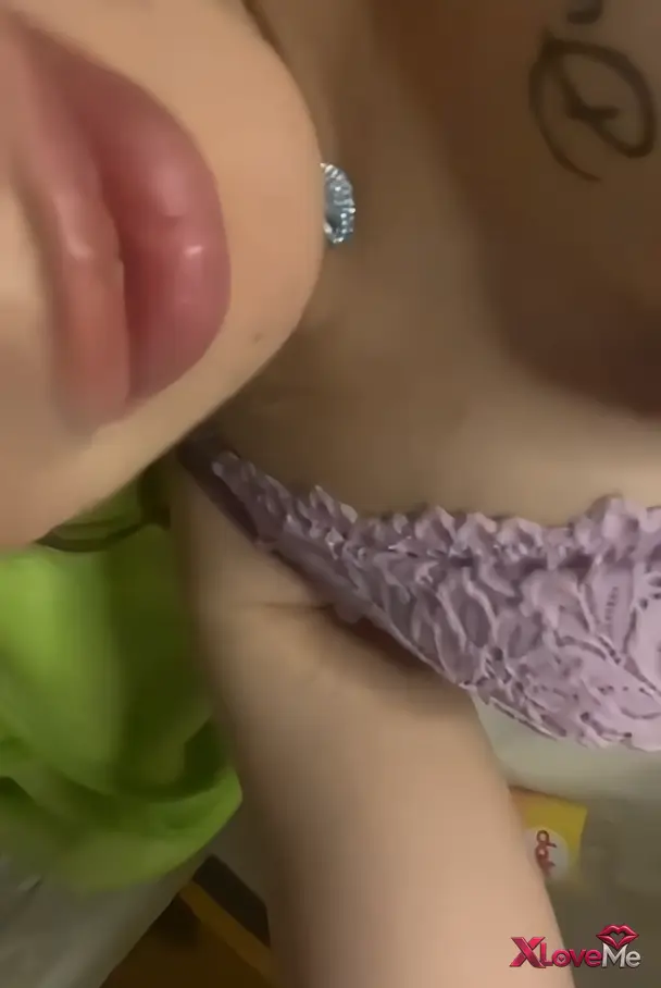 Cansu Bade Taş ifşa Yakın çekim amcık parmakladı — Cansu Bade Taş