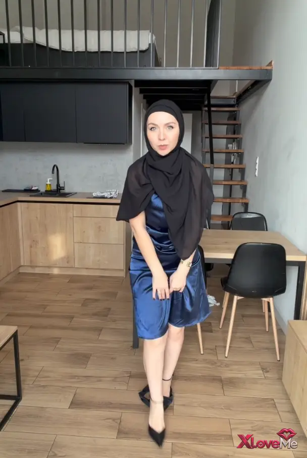 Kapalı Porno — Çiğdemle Hayat ifşa Eteğin altından külotu çıkardı — Çiğdemle Hayat