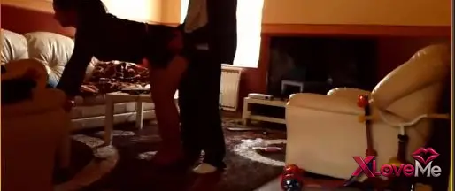 Türk ifşa — Dışarı çıkmadan hızlıca sikiyor Türk Milf