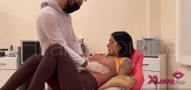 Doktor Porno Hira Helis muayenede doktora sakso çekti — Hira Helis