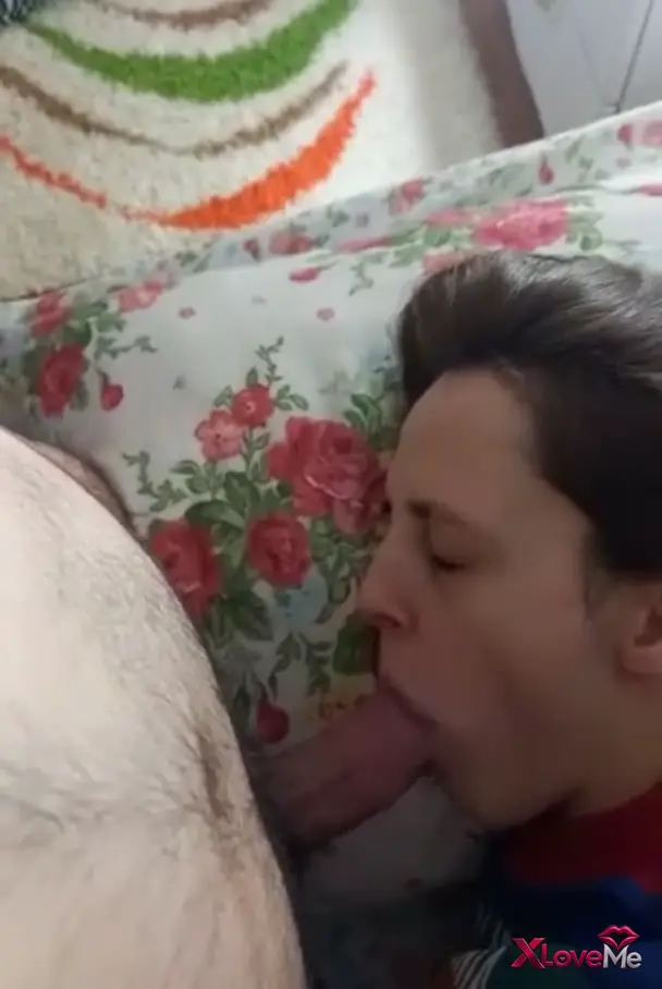 Porno 71 — Enişte Porno Baldız sakso çekip büyük yarrak yedi