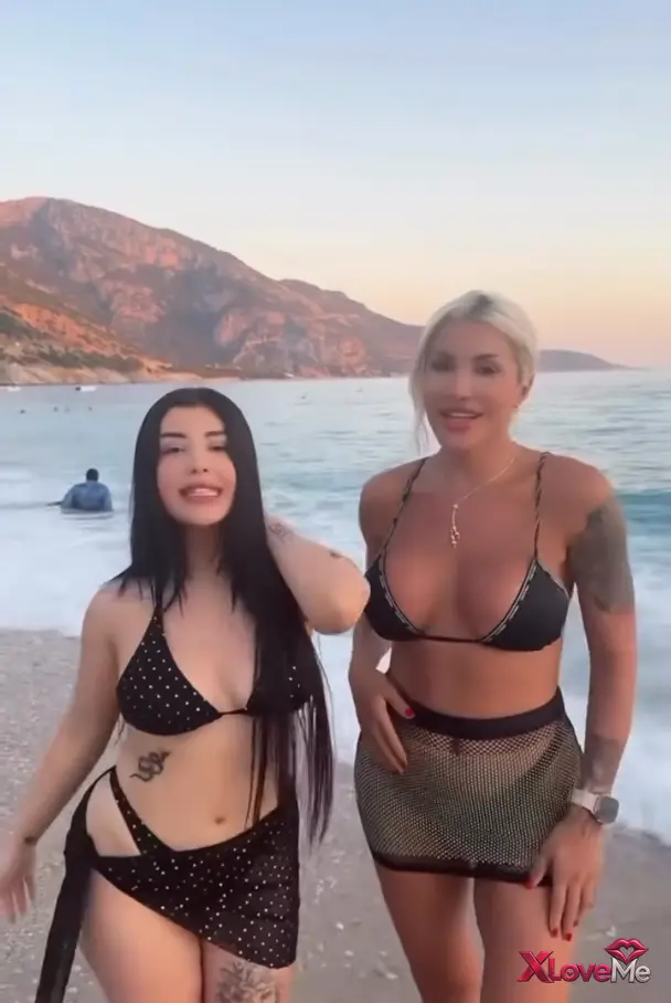 Gözde Akgün ifşa Fenoman kızın videolarını seyret — Gözde Akgün