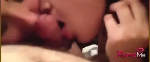 Grup Porno — iki azgın kelebek sömürüyor delikanlıyı