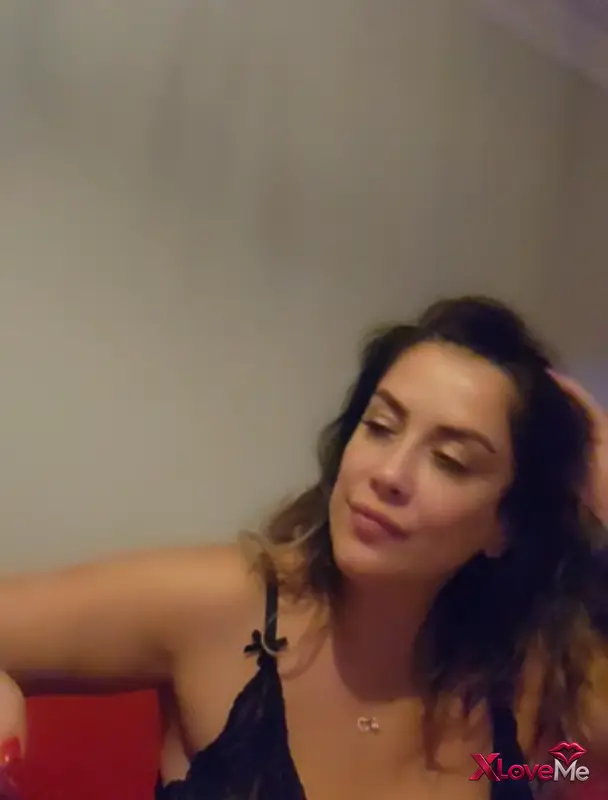 Lily W ifşa Türk sexy olgun hatunun canlı yayınını seyret — Tango Lily W