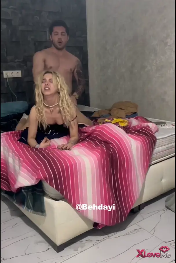 Linasu Özgen Porno Yatağında uzanırken sikildi — Lina Su Özgen