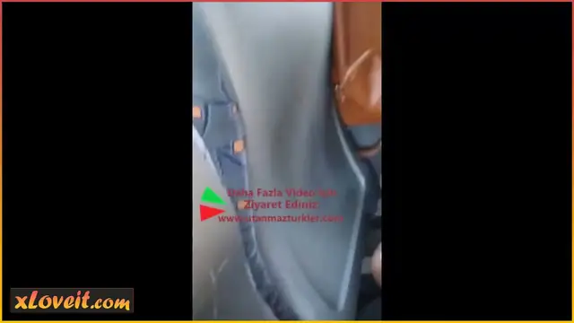 Konulu Porno — Otobüste muavine sakso çekiyor