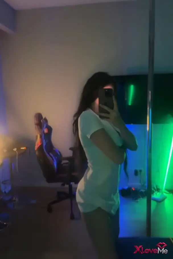 İfşa Alemi — Özgesss ifşa Güzek seksi kızdan yayın seyret