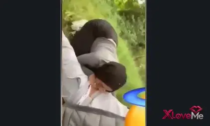 Arap Porno — Parkta Suriyelinin ağzına veriyor