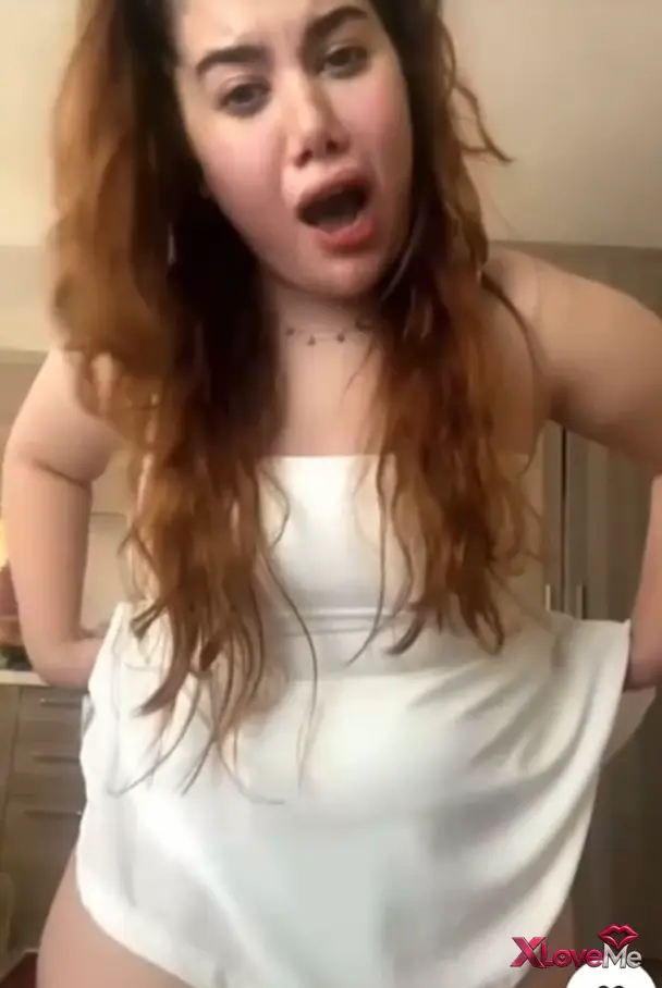 Ateşli Porno — Sarı Melek ifşa Dombili kızdan gündüz yayını