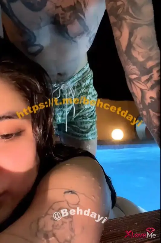 Tango Doa ifşa Akşam havuzda partnerine sakso çekti — Tango Doa