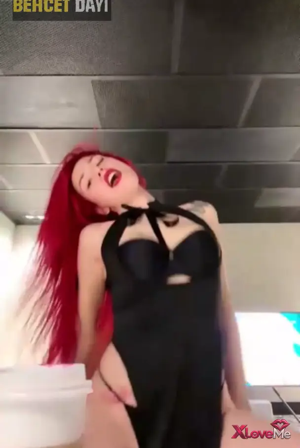 Tango Lali ifşa Sandalyede sexy show yaptı — Tango Lali