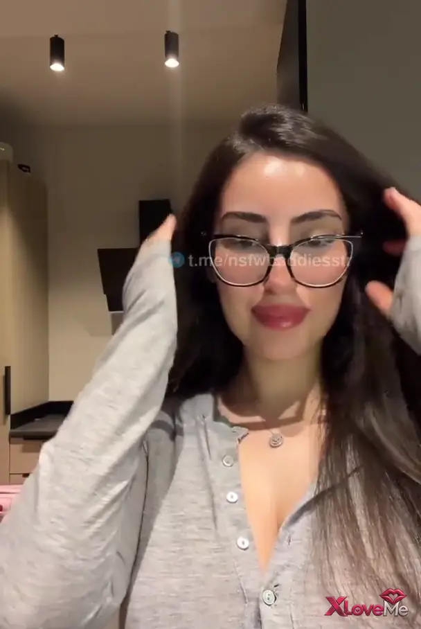 Türk İfşa HD — Tiktok Zenoliy ifşa Güzel hatunun yayınını seyret