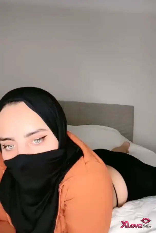 Türbanlı Leyla ifşa Seksi kapalıdan karışık videolar — Türbanlı Leyla