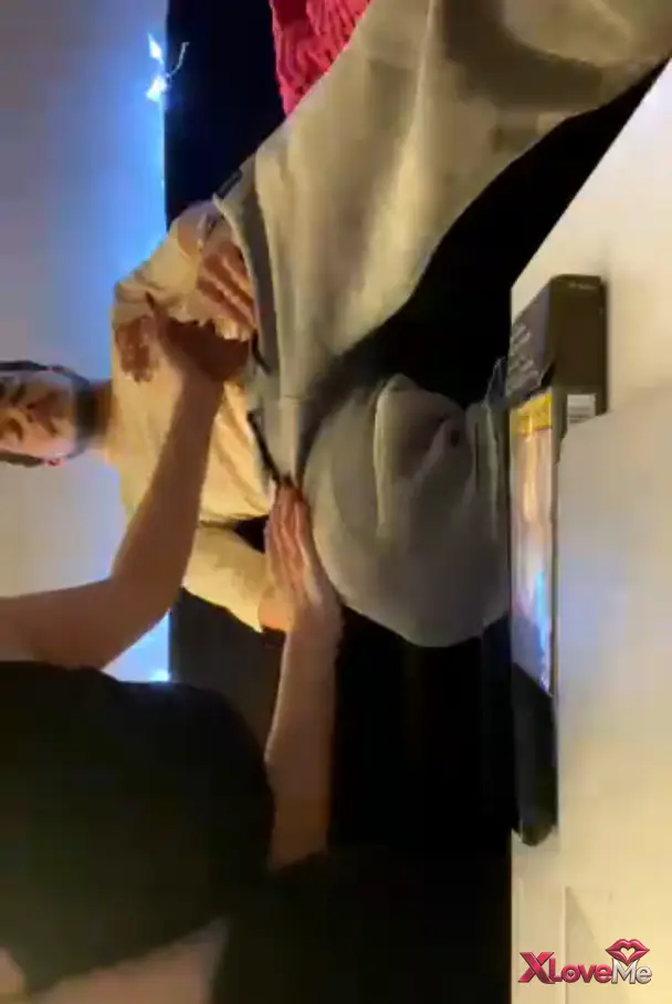 Canlı Sex Toprak Yaprak 1 erkek kalabalık ev — Yaprak Toprak