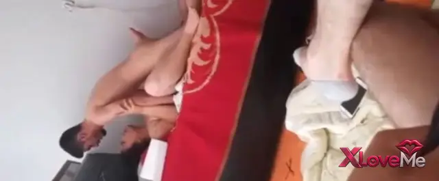 Ücretsiz İzle — Üniversiteli porno Öğrenci evinde sırada bekleyenler var