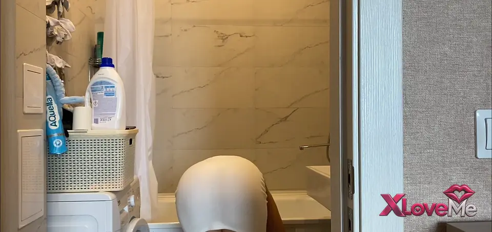 Anya Stark ifşa Banyo temizliği yaptı — Anya Stark — Türk ifşa