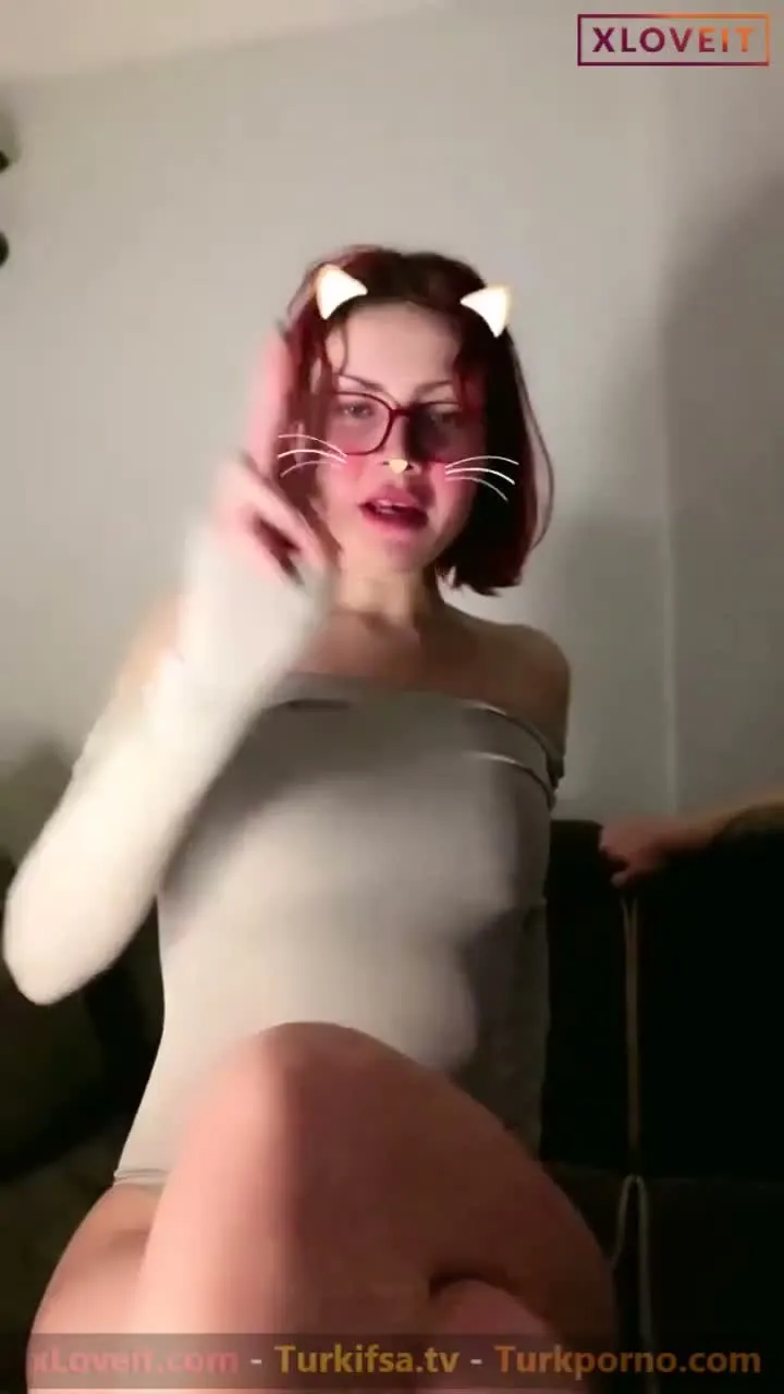 Cute Tiger ifşa Lolita kız sevgilisinin yanında yayında — Canlı Yayınlar