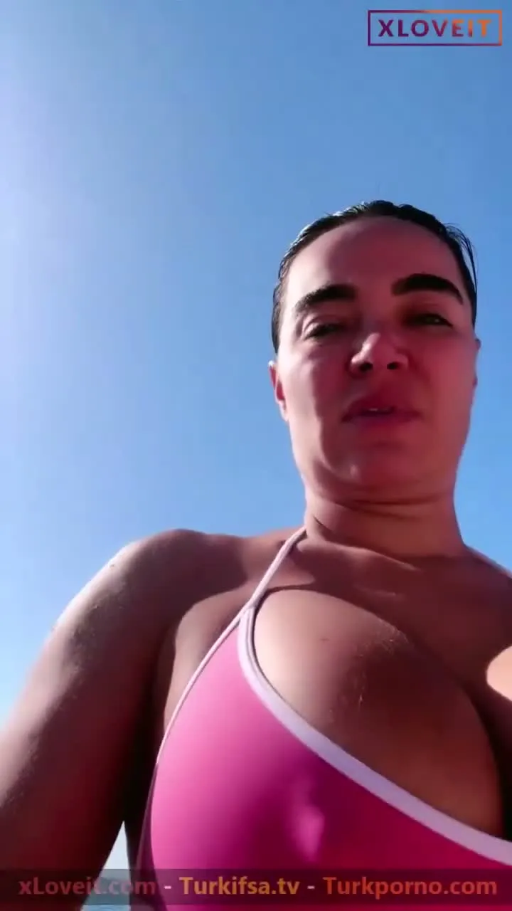 Daisy ifşa Seksi olgun sudan çıkıp ormana girdi — Daisy — Canlı Yayınlar