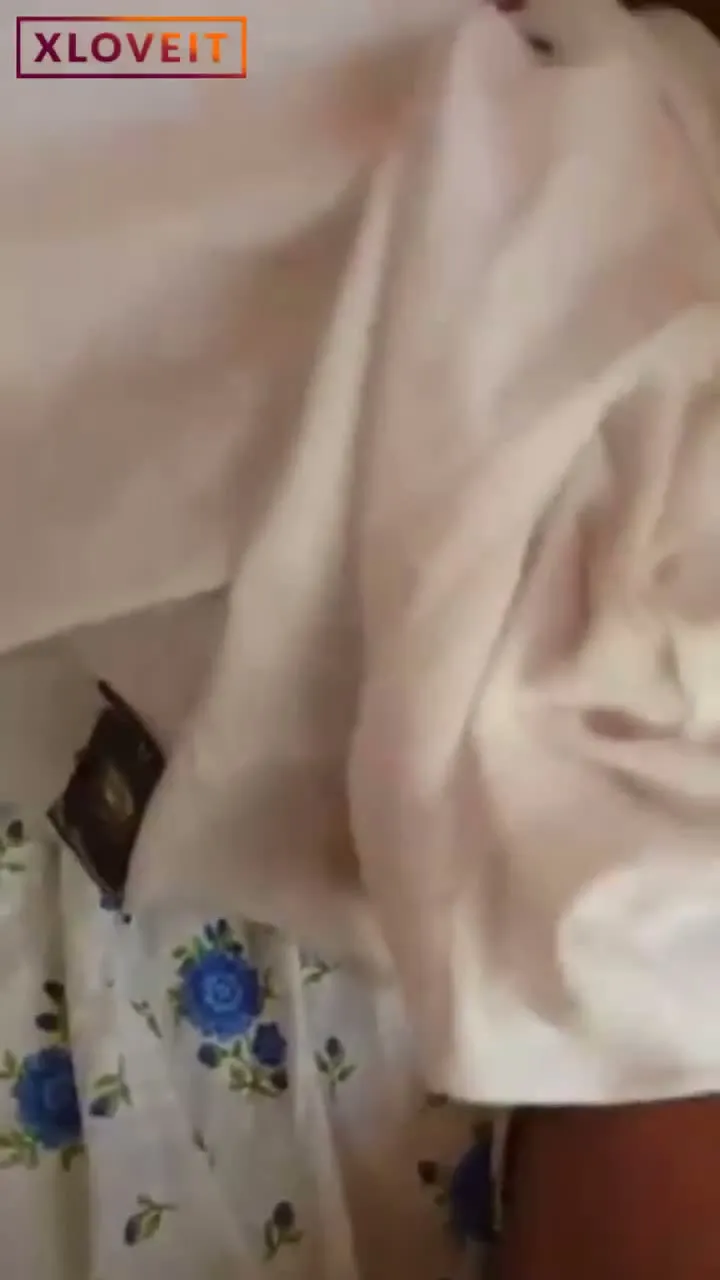 Ezan okunurken zorla sikiyor — Amatör Porno