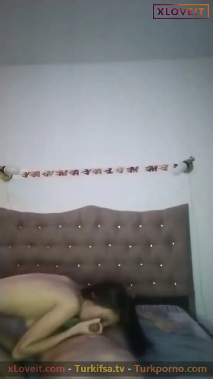 Canlı Sikiş Kübra Yurdakul sik üstünde zıpladı — Kübra Yurdakul — Amatör Porno